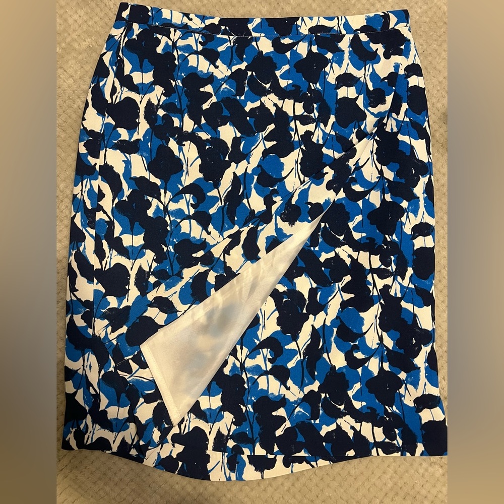 JCrew Sz 4 Floral Blue & White Pencil Skirt